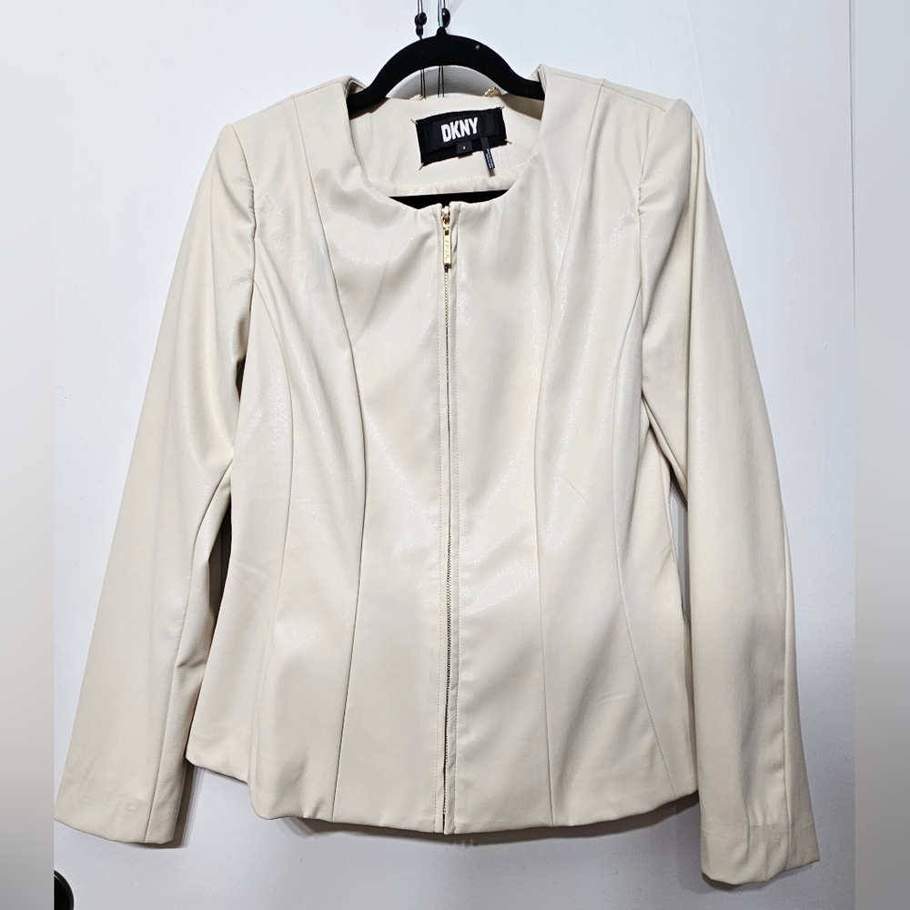 DKNY Cream Structured Blazer with Sleek Design